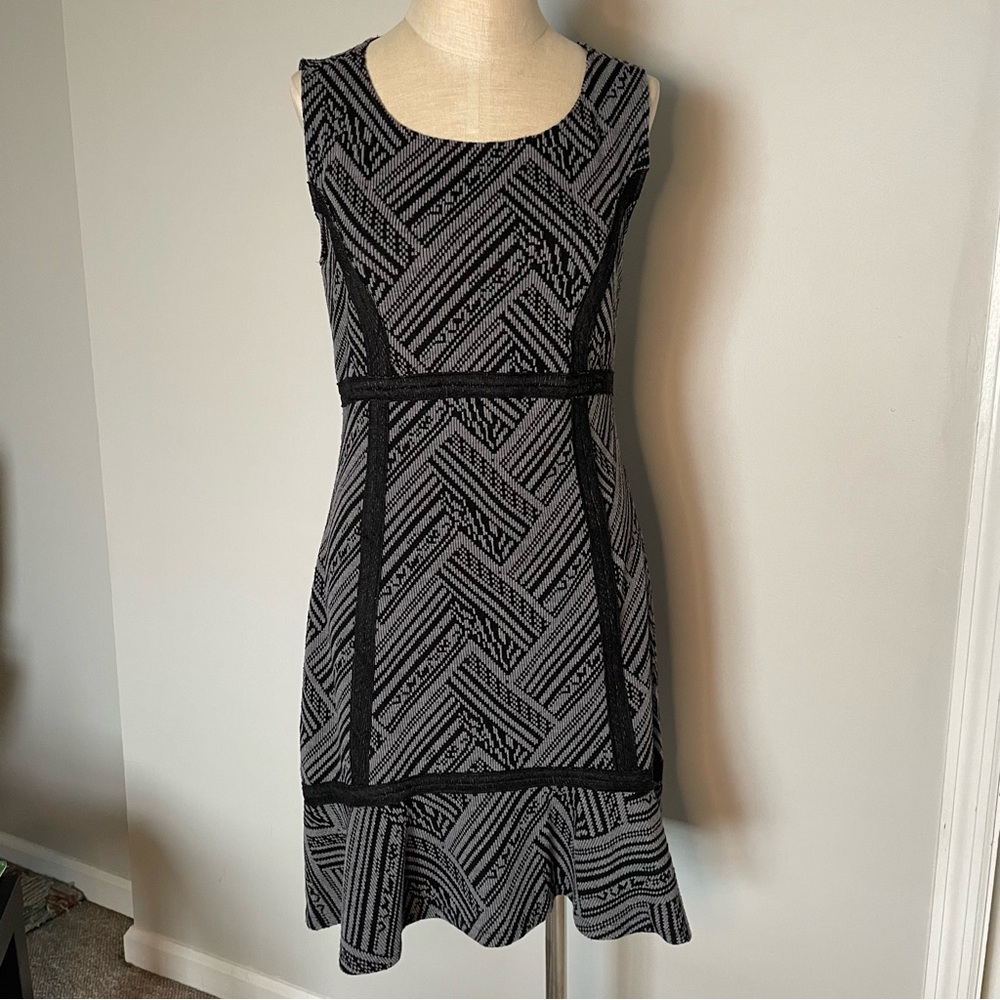Anthropologie Tabitha gray and black geometic knit fitted dress size 10